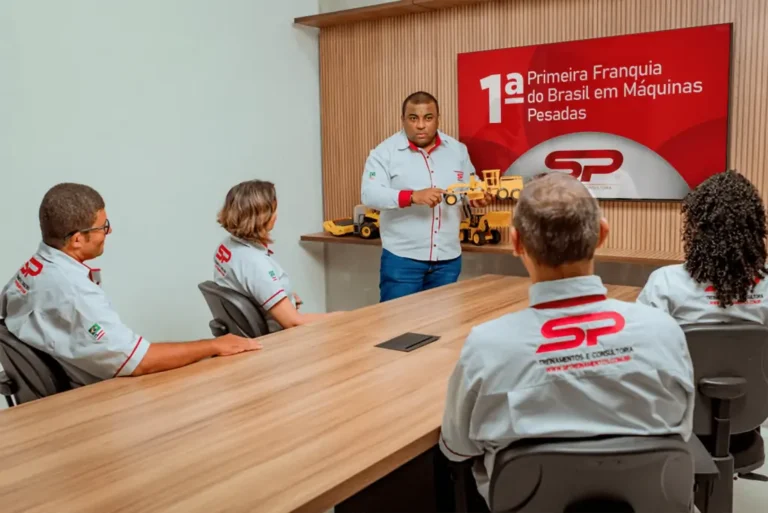 Primeira-Franquia-de-Maquinas-Pesadas-do-Brasil_corrigido-1024x684-1.webp